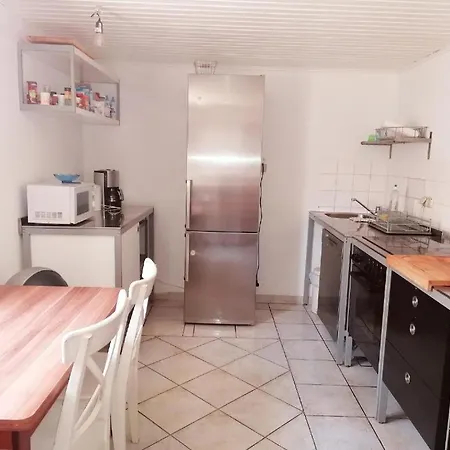 200 M2 Ueber 2 Etagen Fuer Bis Zu 12 Personen
