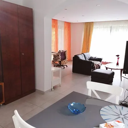 200 M2 Ueber 2 Etagen Fuer Bis Zu 12 Personen Apartment Kassel