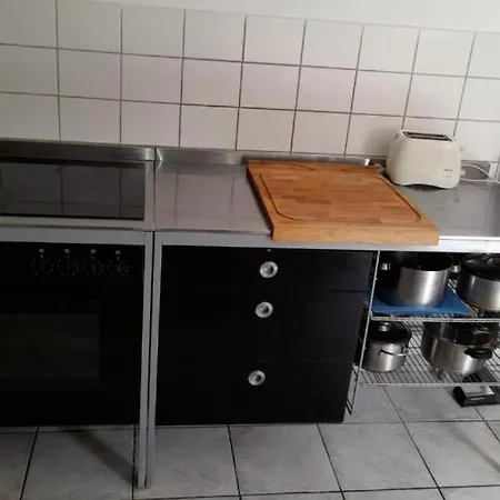 200 M2 Ueber 2 Etagen Fuer Bis Zu 12 Personen *