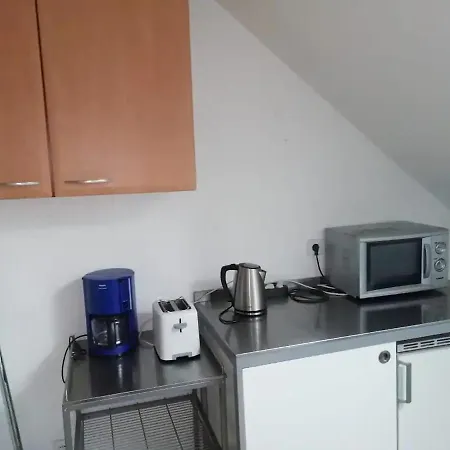 200 M2 Ueber 2 Etagen Fuer Bis Zu 12 Personen *