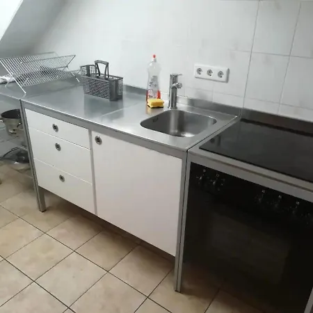 200 M2 Ueber 2 Etagen Fuer Bis Zu 12 Personen