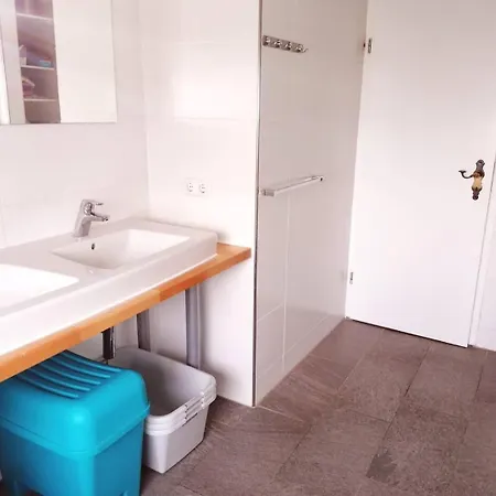200 M2 Ueber 2 Etagen Fuer Bis Zu 12 Personen Apartment *