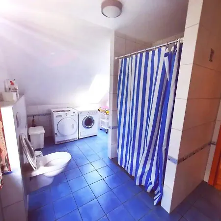 Apartment 200 M2 Ueber 2 Etagen Fuer Bis Zu 12 Personen *