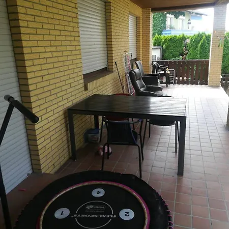 200 M2 Ueber 2 Etagen Fuer Bis Zu 12 Personen Apartment Kassel