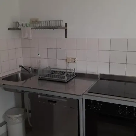 200 M2 Ueber 2 Etagen Fuer Bis Zu 12 Personen Kassel
