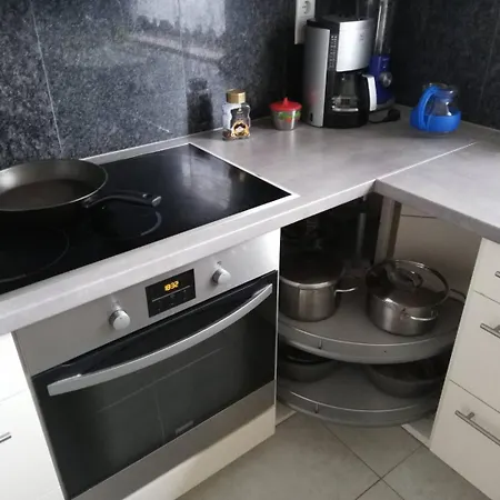 200 M2 Ueber 2 Etagen Fuer Bis Zu 12 Personen