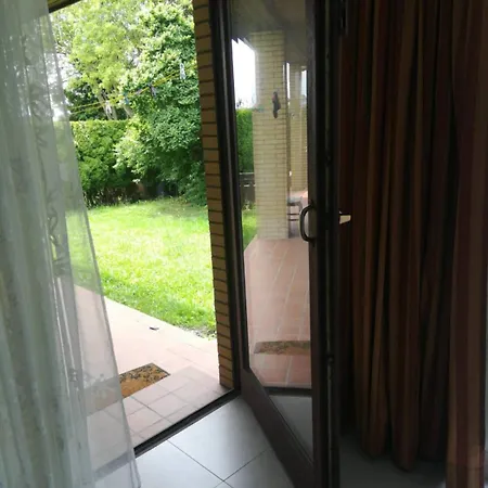 200 M2 Ueber 2 Etagen Fuer Bis Zu 12 Personen