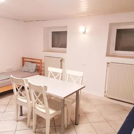 Souterrain Monteur Arbeiter 2-zimmer Apartament